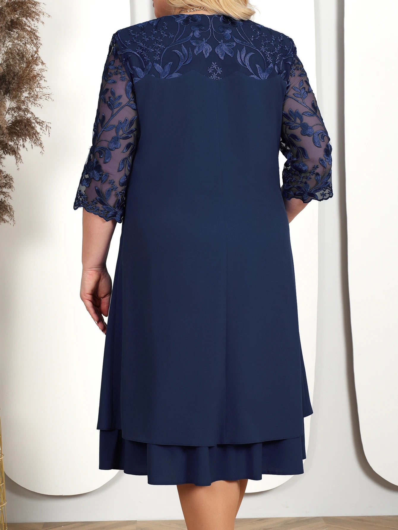 Plus Size Royal Blue Chiffon Dress with Embroidered Lace Sleeves – Elegant Knee-Length