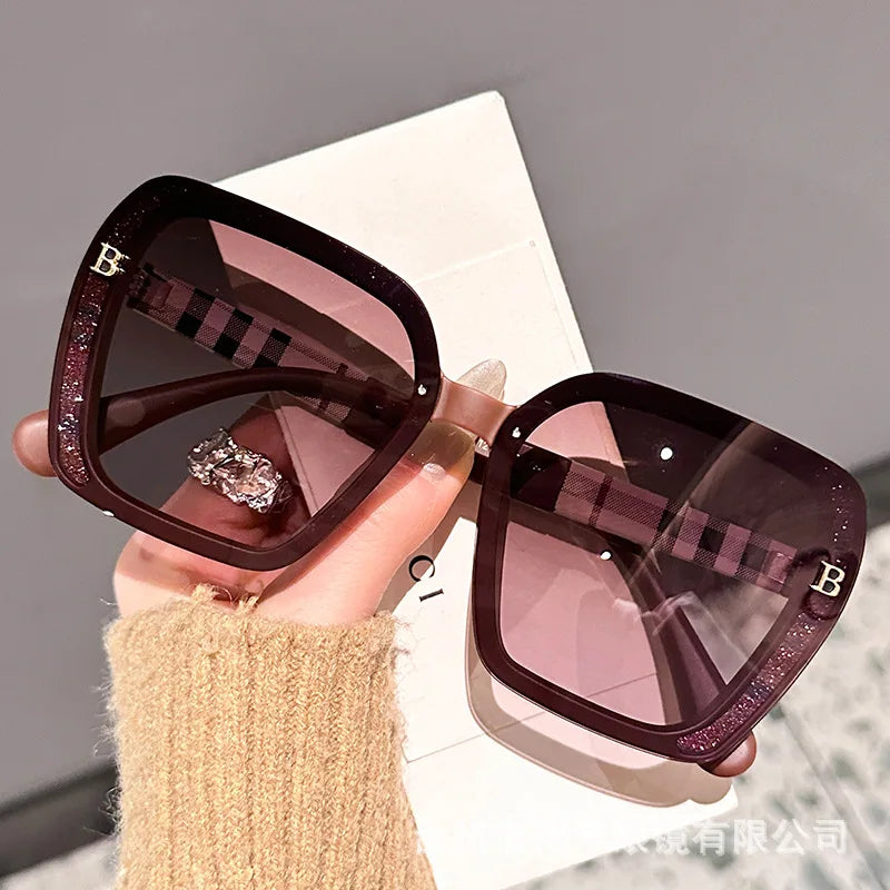 2025 new letter plaid glasses legs polarized high definition sunglasses women's light luxury high quality large frame sunglasses